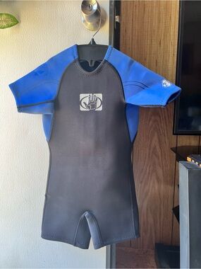 Body Glove Wet Suit Childs C1 Neoprene Laminated Nylon Shorts Black Blue.